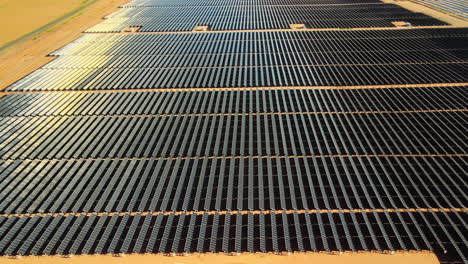 Solarpark-In-Arizona:-Eine-Luftperspektive