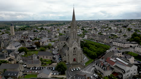 Saint-Martin-church-in-town-center,-Vitré-in-Brittany,-France
