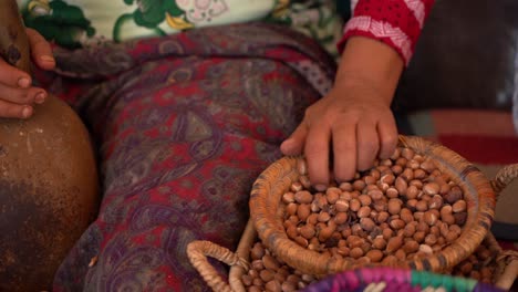 Selecting-the-hazelnuts-almonds-in-order-to-produce-argan-oil-in-Morocco