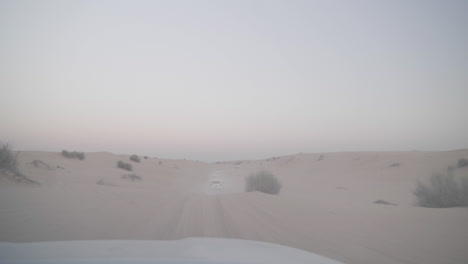Off-Road-Fahrzeuge,-Die-Durch-Die-Wüste-Fahren