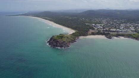 Idyllische-Landschaft-Am-Cabarita-Beach-In-New-South-Wales,-Australien---Luftdrohnenaufnahme