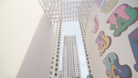 Dubai-stadt-Mit-Gebäuden-Und-Futuristischer-Architektur