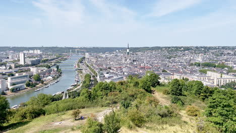 Panoramablick-Auf-Das-Stadtbild-Von-Rouen-Mit-Domturm-In-Frankreich
