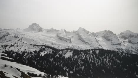 Vista-Panorámica-De-Los-Alpes-Nevados