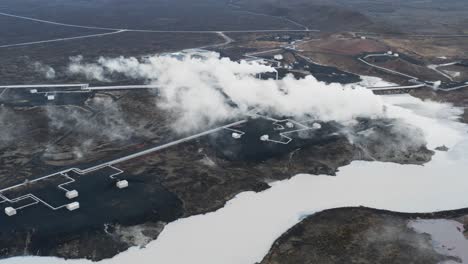 Erneuerbares-Erdwärmekraftwerk-In-Island,-Reykjanesvirkjun
