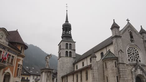 -Small-cathedral-in-french-alps