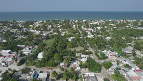 Vista-De-Drones-Del-Pueblo-Pesquero-De-Chelem-En-Yucatán