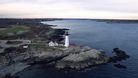 Aerial-descending-down-on-Portland-Head-Lighthouse-in-Maine