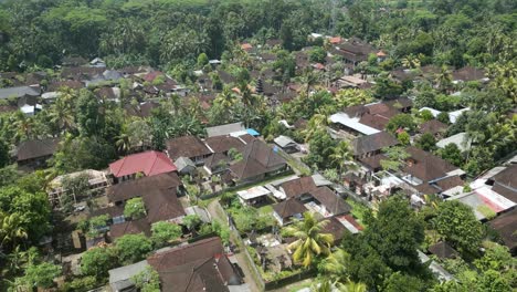 Toma-Aérea-De-Bali-Rural-Y-Residencial-En-Gianyar