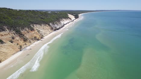 Turquoise-Ocean-At-Rainbow-Beach-In-QLD,-Australia---aerial-drone-shot