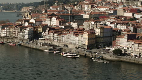 Vista-Del-Paisaje-De-La-Ciudad-De-Porto-Portugal