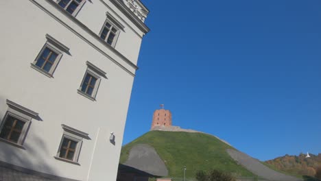 Torre-Del-Castillo-De-Gediminas-En-La-Colina-En-Vilnius,-Lituania