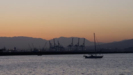 Docks-Am-Morgen,-Neapel,-Italien
