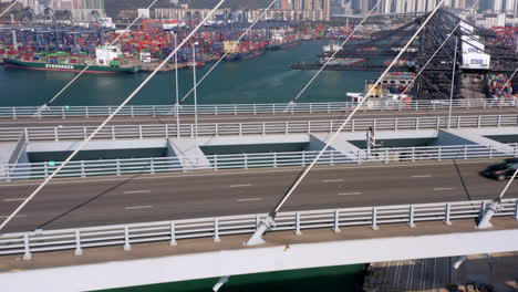 Containerschiffe-Koppelten-Am-Containerhafen-Hinter-Der-Hängebrücke-In-Hongkong-An