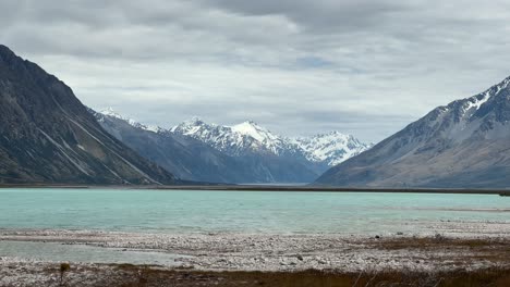 Stunning-mountainous-scenery-with-the-last-snow-residues-on-top-at-the-northern-end-of-Lake-Tekapo