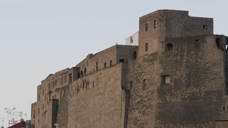 Ovo-Castle-in-Italy,-Naples