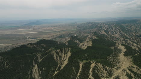 Zona-árida-De-La-Colina-De-La-Estepa-En-La-Reserva-Natural-De-Vashlovani-En-Georgia