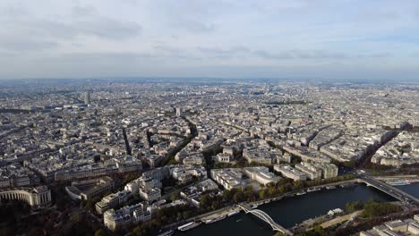 Dichte-Strukturen-Der-Stadtlandschaft-Blick-Vom-Eiffelturm-In-Paris,-Frankreich