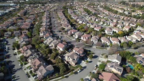 Upscale-Residential-Community-in-Valencia,-Santa-Clarita,-Los-Angeles-CA-USA,-Establishing-Drone-Shot