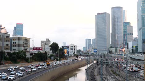 Two-way-non-colliding-daily-surge-traffic-at-highway-20-Ayalon-Israel