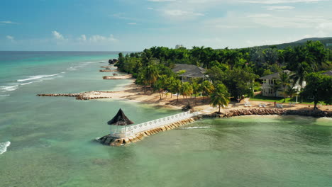 Vista-Aérea-De-Drones-De-Playa-Tropical-En-Montego-Bay-En-Jamaica