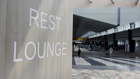 Close-up-shot-of-rest-lounge-sign-in-the-airport