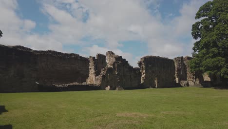Las-Ruinas-De-La-Abadía-De-Basingwerk-En-Gales