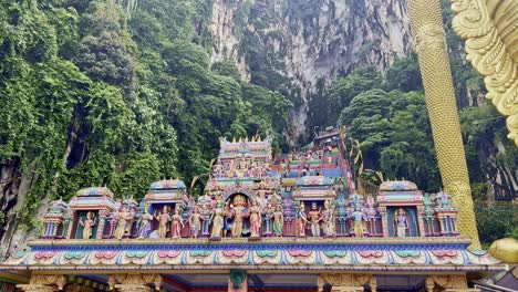 Estatua-De-Las-Cuevas-De-Batu-Y-Entrada-Cerca-De-Kuala-Lumpur,-Malasia