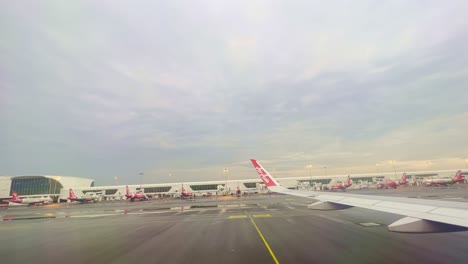 View-docked-away-flights-in-Suvarnabhumi-Airport