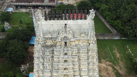 Luftaufnahme-Des-Hinduistischen-Tempelturms