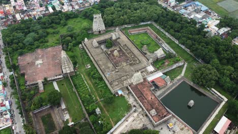 Vista-Panorámica-Del-Templo-Sri-Kanchi-Kamakshi-Amman-Y-La-Ciudad-De-Kanchipuram