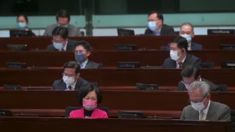Los-Legisladores-De-Hong-Kong-Asisten-A-Una-Reunión-En-La-Cámara-Principal-Del-Consejo-Legislativo-En-Hong-Kong