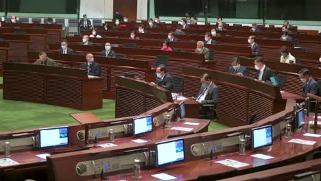 Hongkonger-Gesetzgeber-Nehmen-An-Einer-Sitzung-In-Der-Hauptkammer-Des-Legislativrates-In-Hongkong-Teil