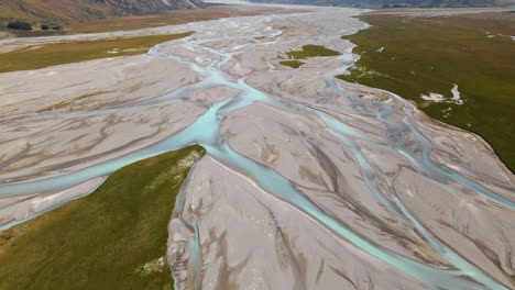 Reiches-Gletscherwasser,-Das-In-Den-Tekapo-See-Fließt