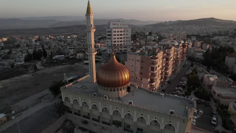 Mezquita-Musulmana-La-Gran-Mezquita-De-Nazaret-Imágenes-De-Drones-Sobre-Israel