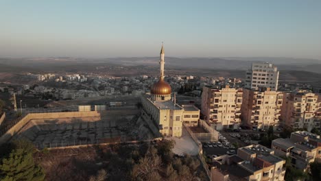 Muslimische-Moschee-Die-Große-Moschee-Von-Nazareth-Drohnenaufnahmen-über-Israel