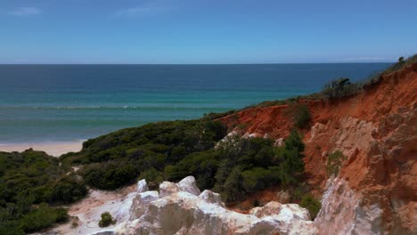 Pintorescos-Pináculos-De-Roca-Roja-En-El-Parque-Nacional-Beowa-Y-Ben-Boyd,-Nueva-Gales-Del-Sur,-Australia,-Cerca-De-Sydney