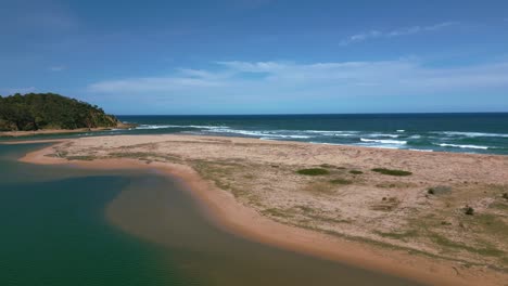 Beautiful-sandy-seaside-beach-bay-sea-coast-in-New-South-Wales,-Queensland-and-Victoria,-Australia