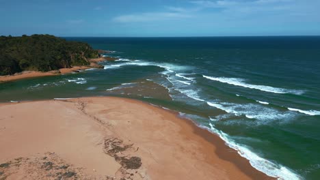 Beautiful-sandy-beach-seaside-bay-sea-coast-in-New-South-Wales,-Queensland-and-Victoria,-Australia