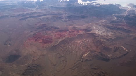 Volando-Sobre-La-Cordillera-Roja-En-Nevdada
