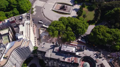 Aerial-view-dolly-in-of-the-Croque-Madame-Palacio-Paz-and-the-Monument-of-the-Liberator-José-de-San-Martín-in-the-Retiro-neighborhood,-Buenos-Aires