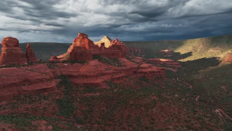 Weathered-Rock-Formation-Against-Gloomy-Sky-In-Sedona,-Arizona