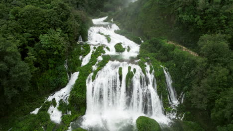 Marmore-Falls---Tiered-Man-made-Waterfalls-Of-Marmore-In-Umbria,-Italy