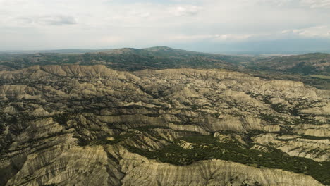 Arid-landscape-of-Vashlovani-nature-reserve-with-hills-and-cliffs