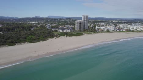 Idyllic-Scenery-At-Palm-Beach-In-Gold-Coast,-Queensland,-Australia---aerial-shot