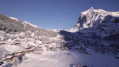 Vordringen-In-Richtung-Bodmi-Gebiet-In-Grindelwald-An-Einem-Blauen-Vogel-Wintertag