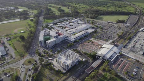 Aerial-View-Of-The-Robina-Hospital-In-The-Robina-CBD,-Gold-Coast,-Queensland