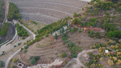 Aerial-360-View-Of-Hilltop-Lookout-At-Jardin-Botanico-Historico-La-Concepción
