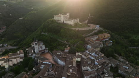 -Aerial-View-Of-The-Historical-Town-Of-Spoleto,-Region-Of-Umbria,-Italy---drone-shot