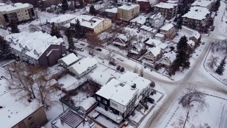 Comunidad-De-Calgary-Toda-Cubierta-De-Nieve-Durante-El-Invierno